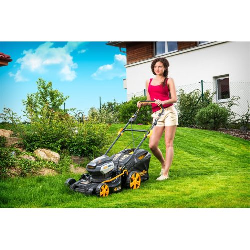 Riwall PRO RALM 4640 SPi - akkumulátoros önjáró fűnyíró szénkefe nélküli motorral 4 az 1-ben, 40 V (akku és töltő nélkül)