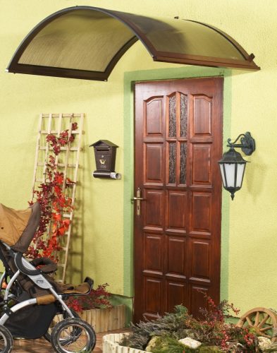LanitPlast ONYX, ALU bejárati előtető barna, szélesség 1600 x mélység 750 mm, kamrás polikarbonát 4,5 mm